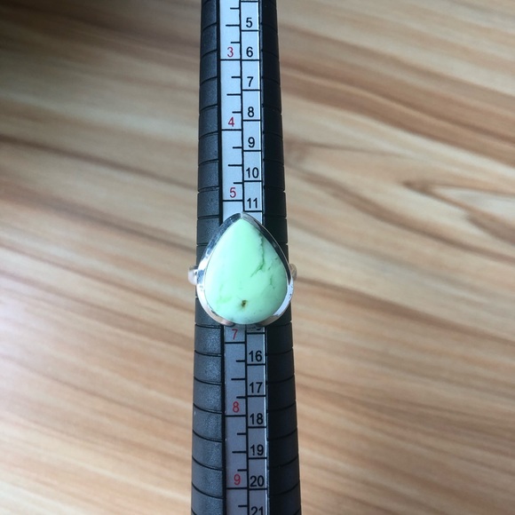 Sterling silver Lemon Crysoprase ring- size 6 - Picture 8 of 8